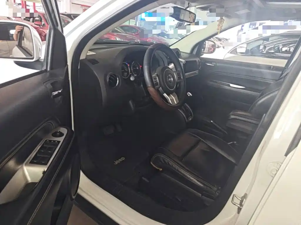 Jeep Compass (Import) 2016 2014 Facelift 2.4L 4WD Luxury Edition