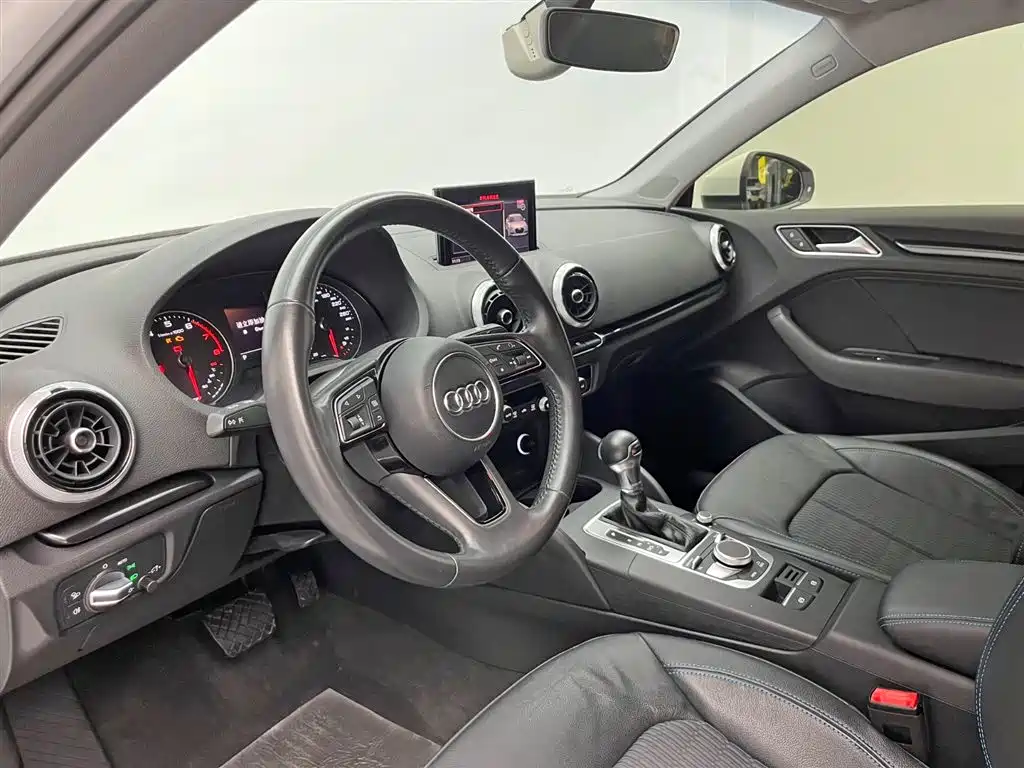 Audi A3 2018 30th Anniversary Limousine 35 TFSI Sport фото 13