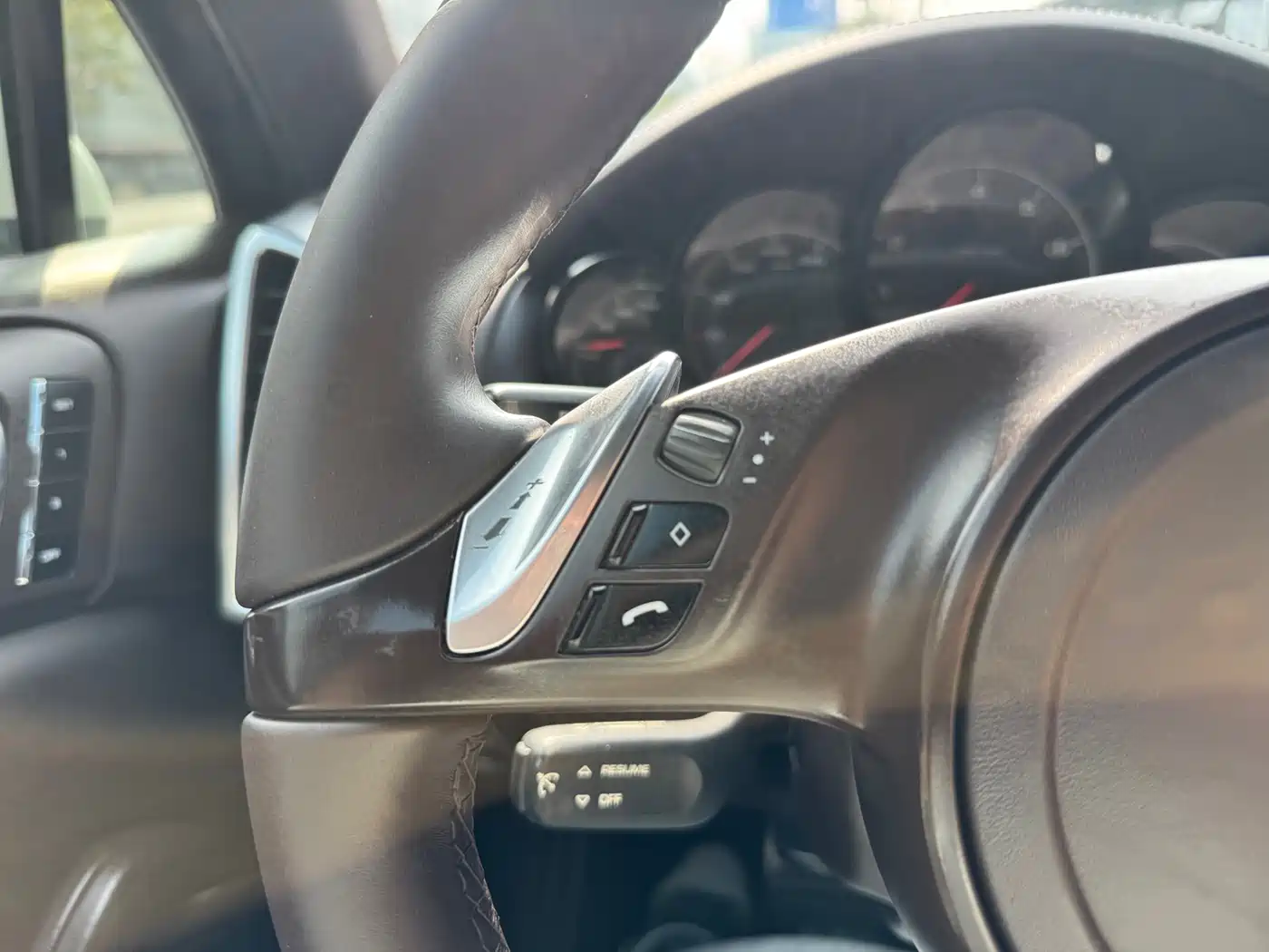 Porsche Cayenne 2011 Cayenne 3.0T фото 47