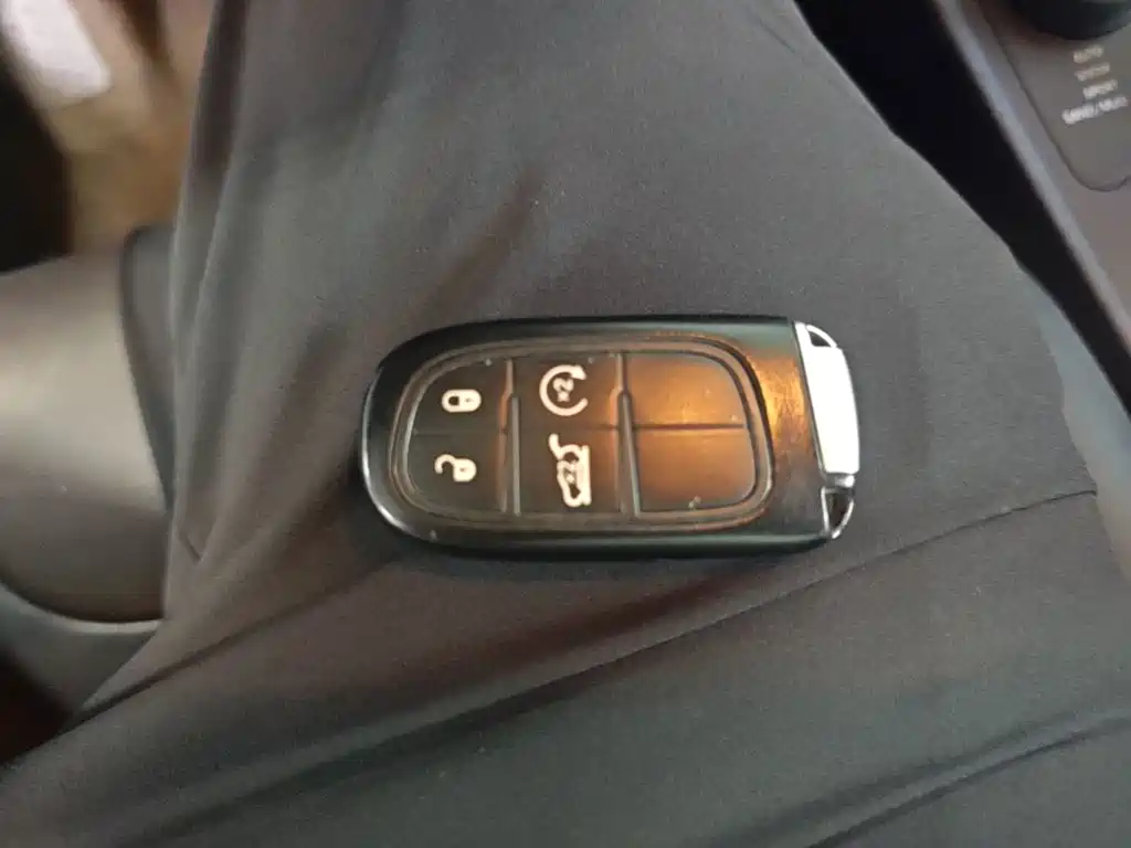Jeep Cherokee (Import) 2015 2015 2.4L Elite Edition