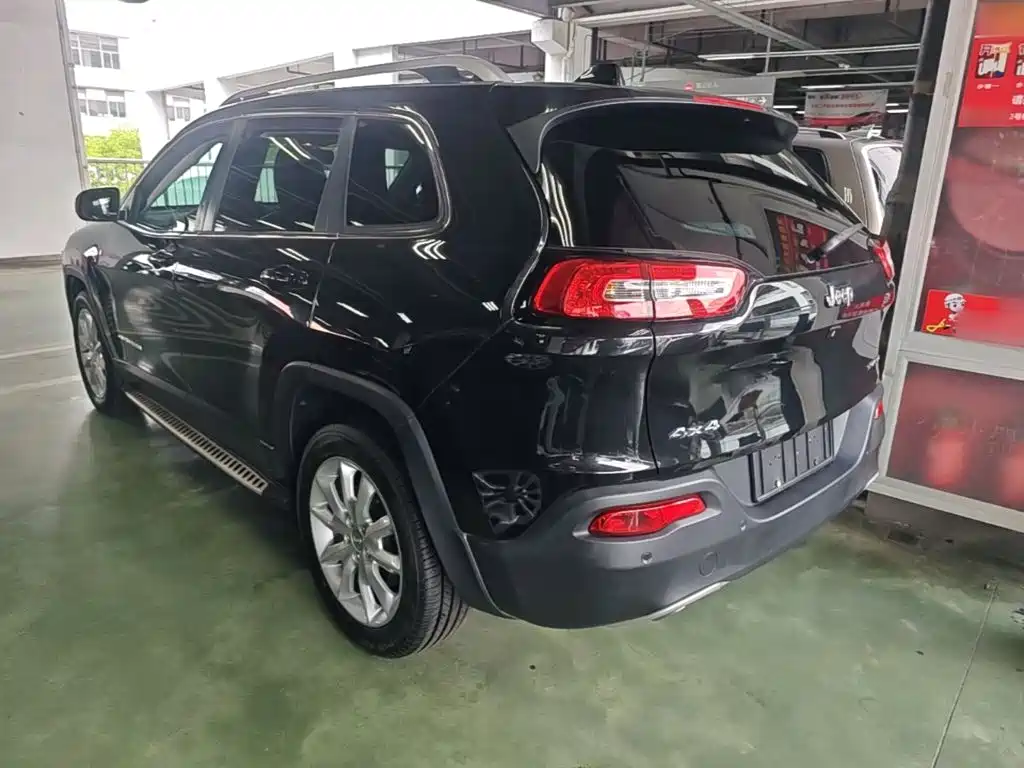 2015 Jeep Cherokee (Import)