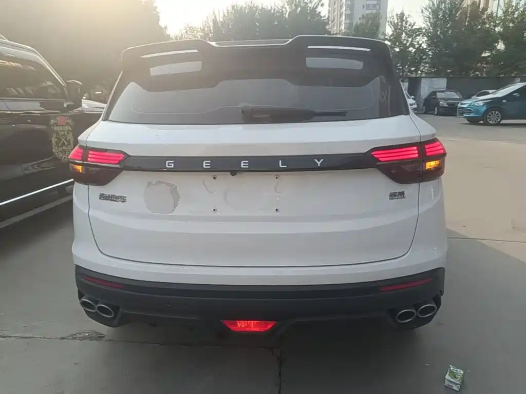 Фото 6 - Geely Coolray