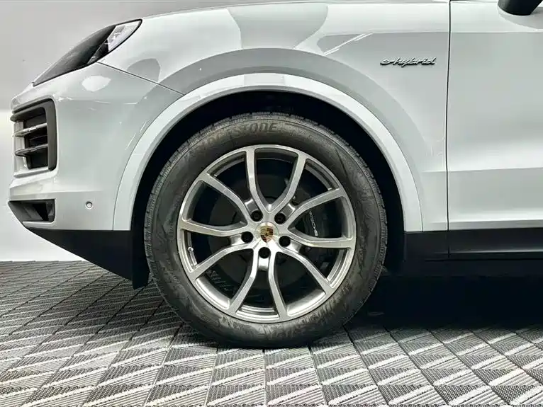 PORSCHE CAYENNE NEW ENERGY