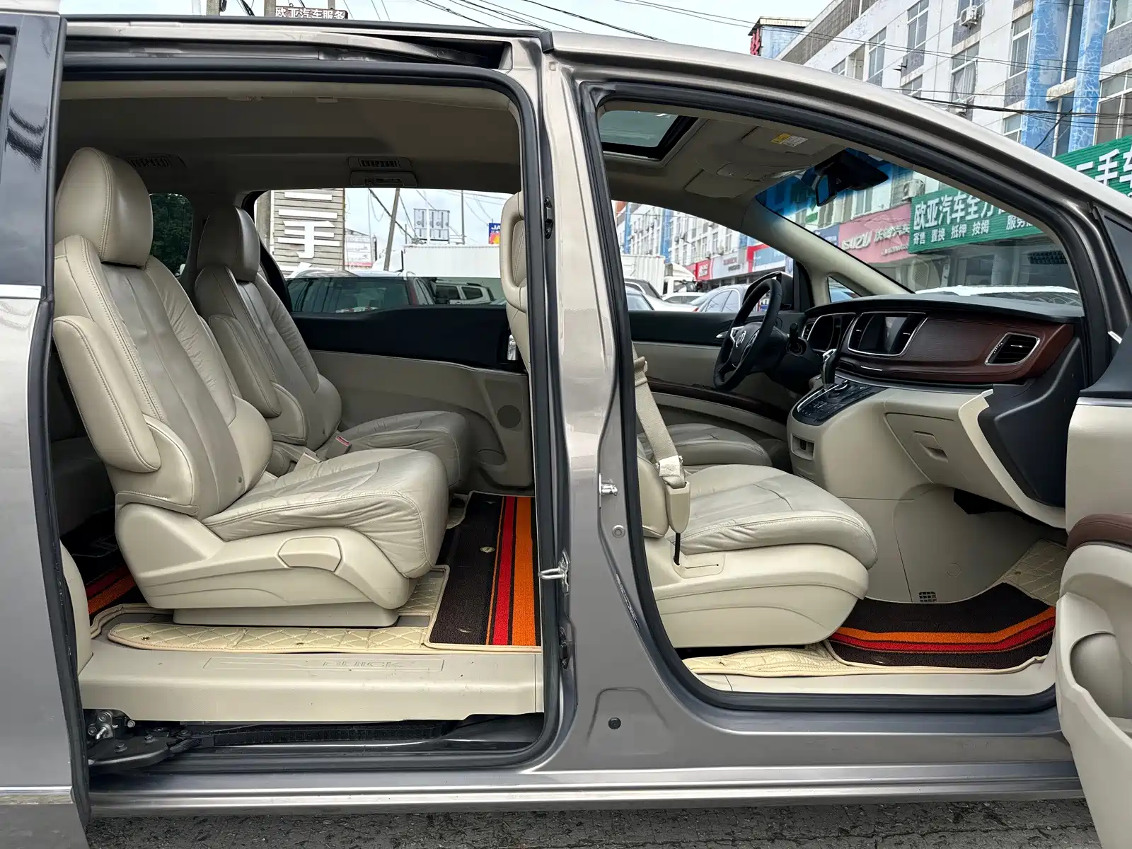 Фото 18 - Buick GL8