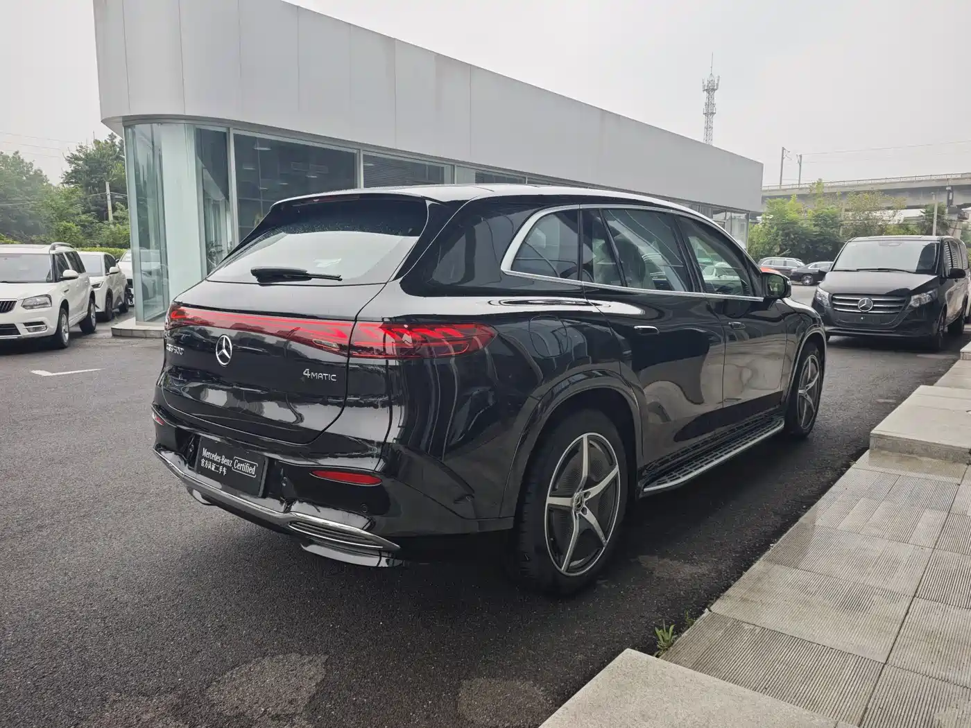 Mercedes-Benz EQS SUV 2026 2025 Model 500 4MATIC