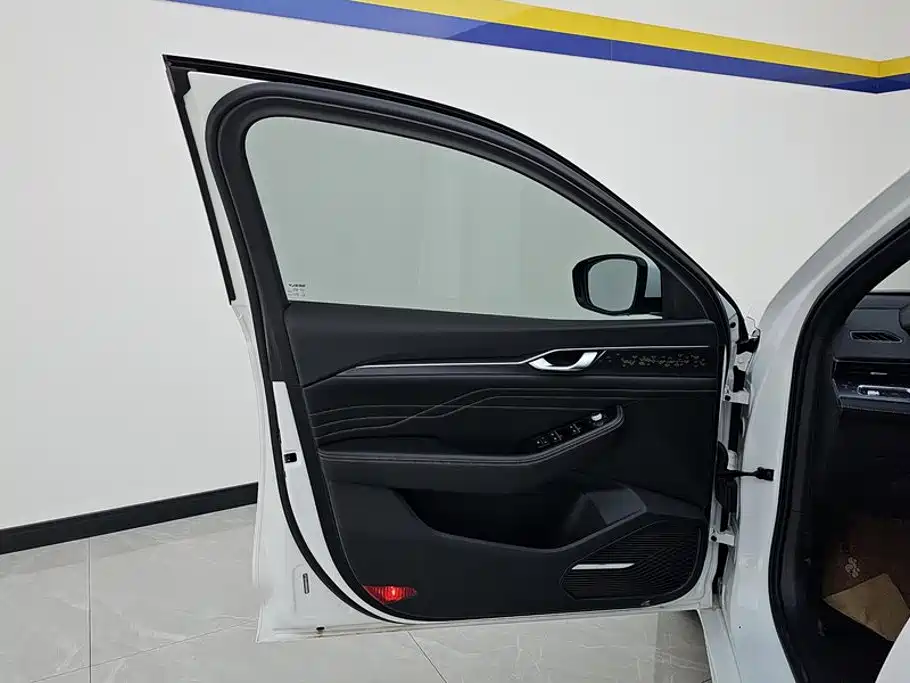 Фото 7 - Geely Preface