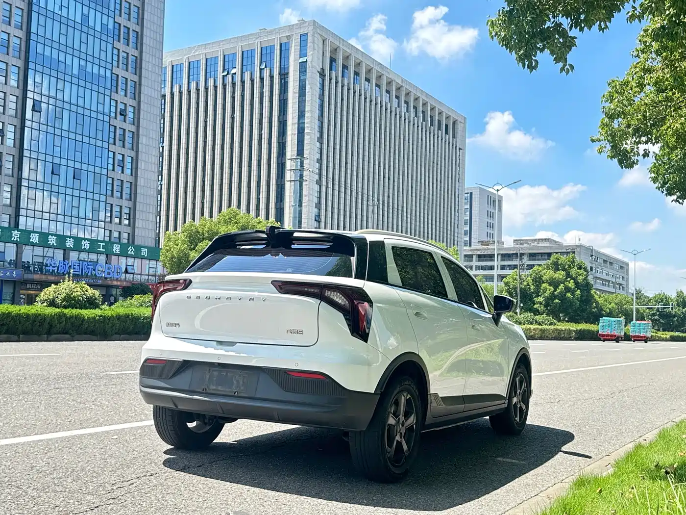 Фото 3 - Geely Geometry E Firefly