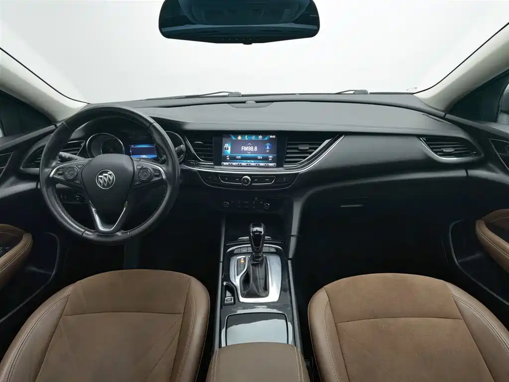 Photo 5 - Buick Regal