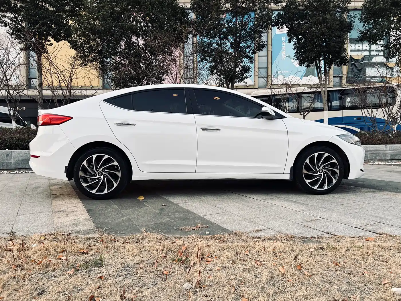Hyundai Elantra 2019 1.5L CVT Smart Elite фото 7