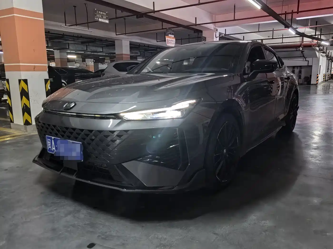 Changan UNI-V 2025 2024 1.5T Deluxe Sport
