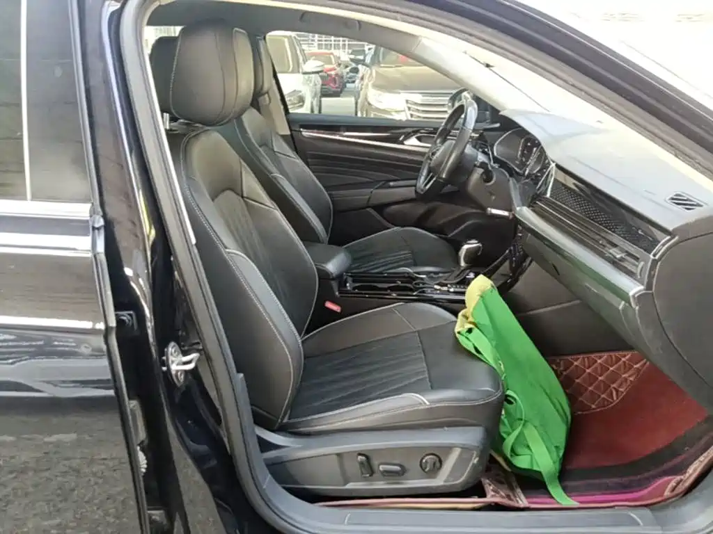 صورة 25 - Volkswagen Passat