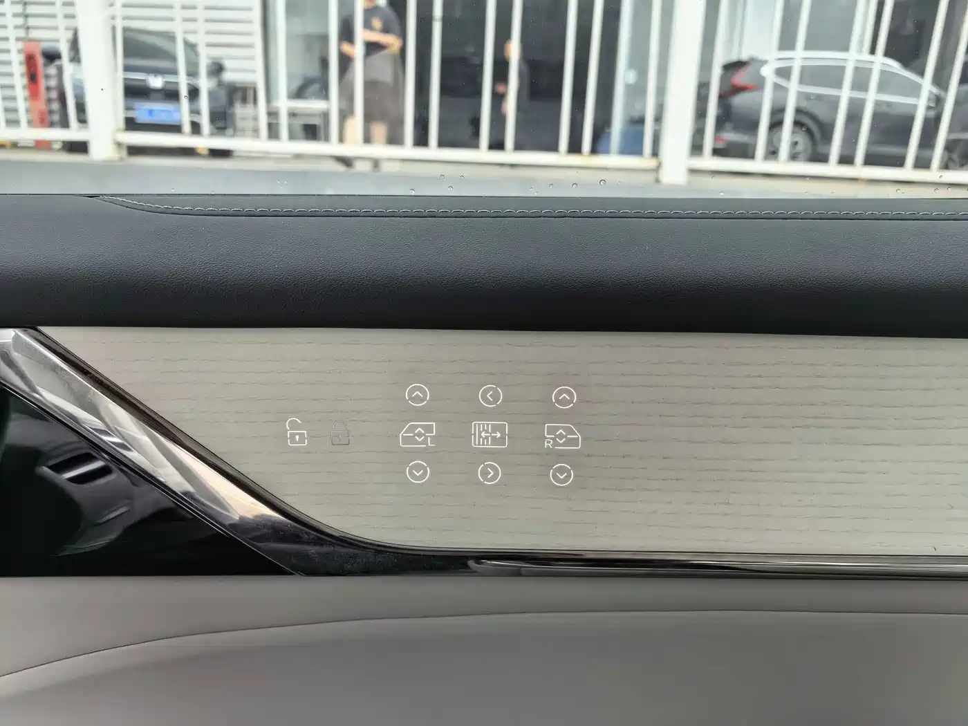 Volvo EM90 2024 2025 Ultra Six-Seater
