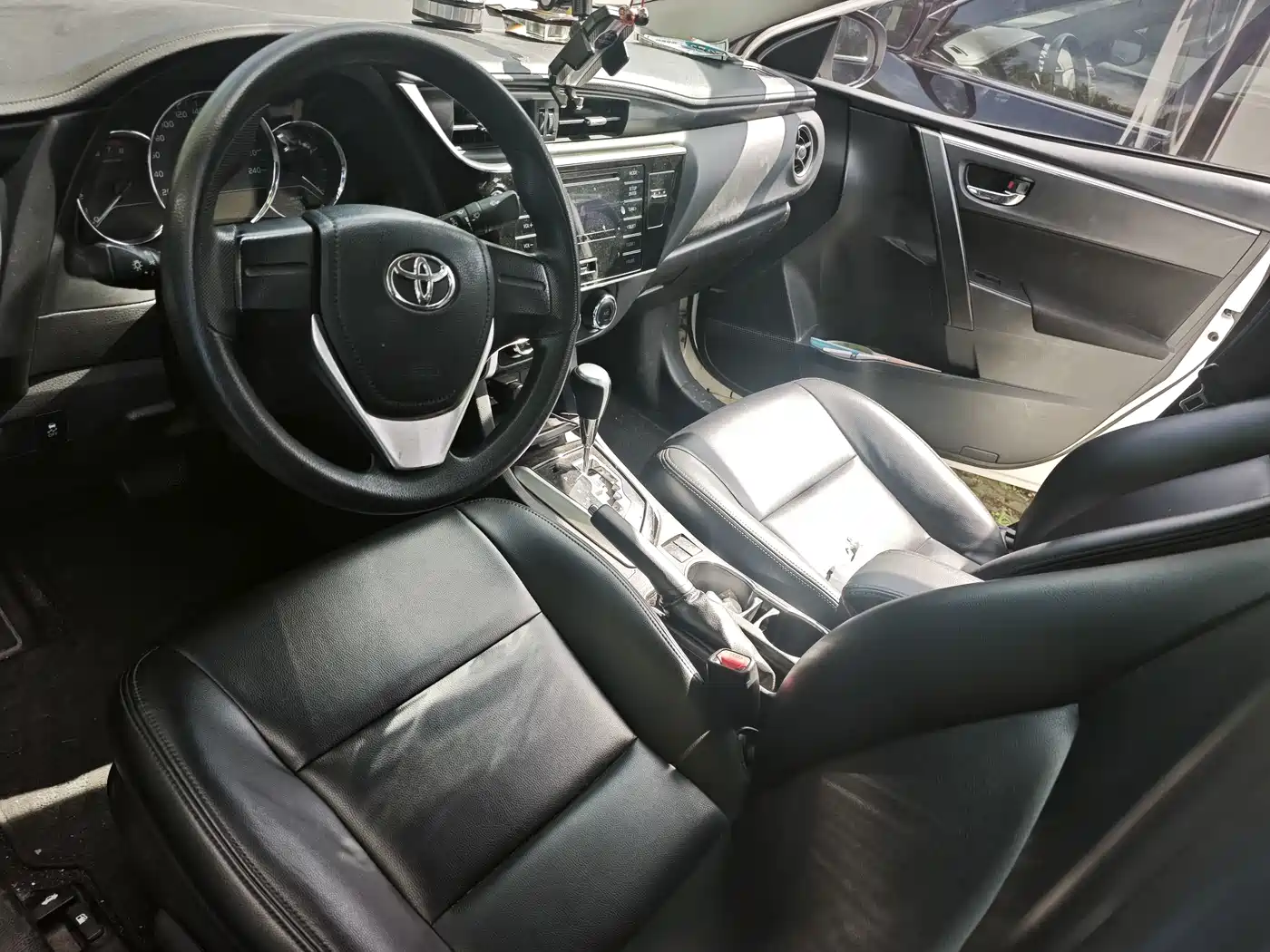 Фото 7 - Toyota Corolla