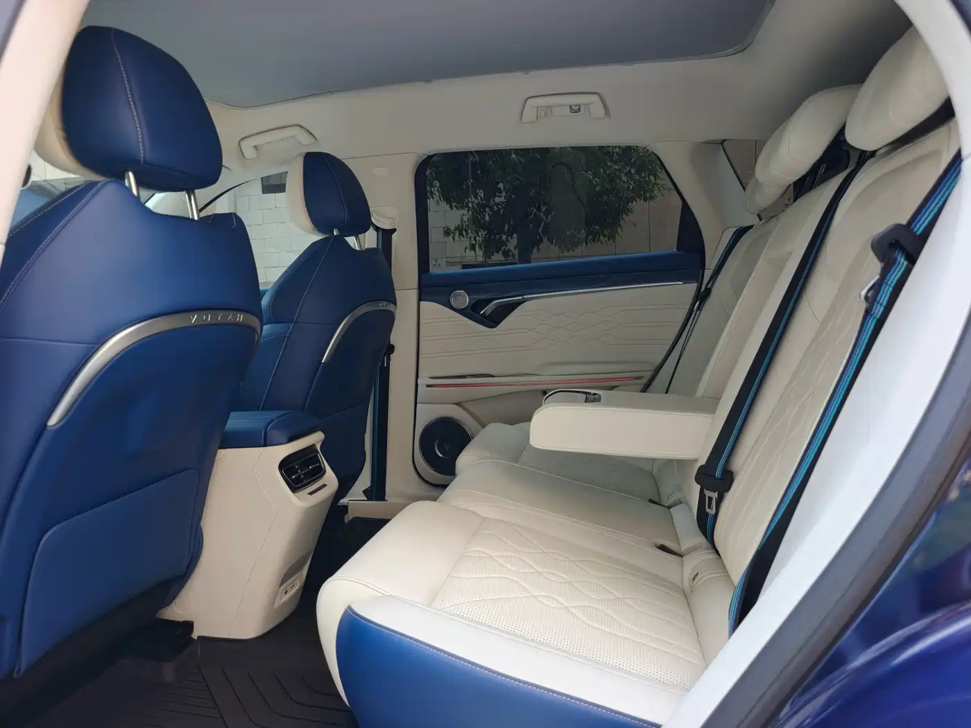 Voyah Auto VOYAH FREE 2021 2021 AWD Standard Range Extender Exclusive Luxury Package