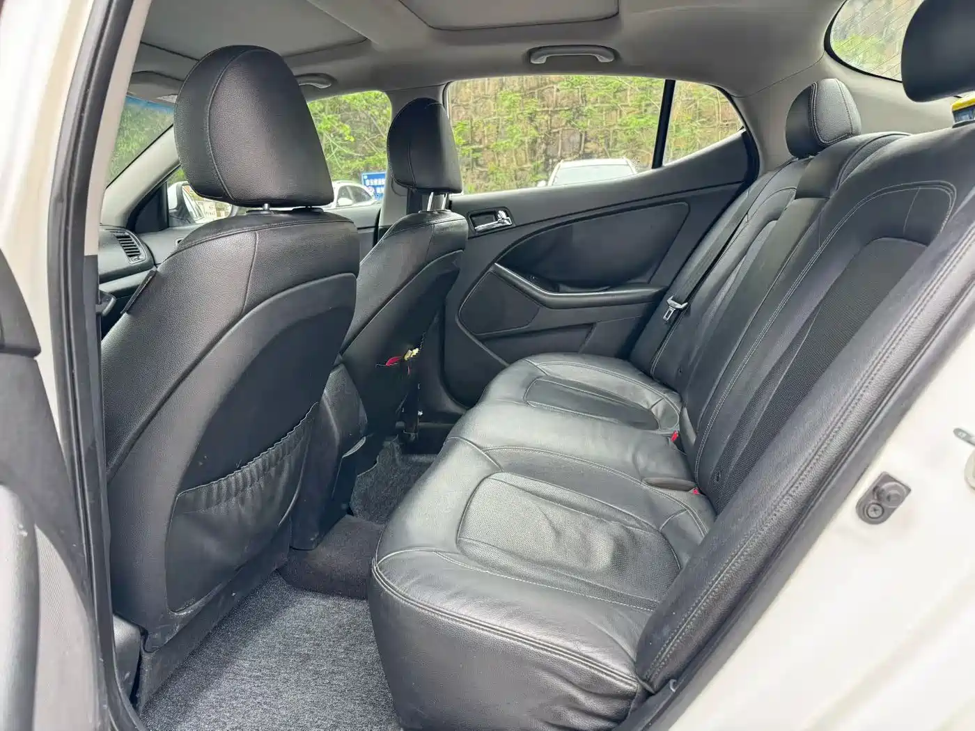 Kia K5 2012 2.4L Automatic DLX Special Edition фото 6