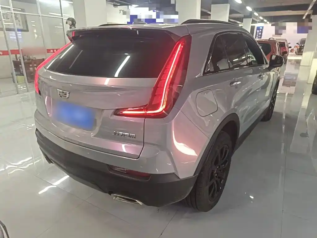 Cadillac XT4 2023 2022 28T FWD Luxury