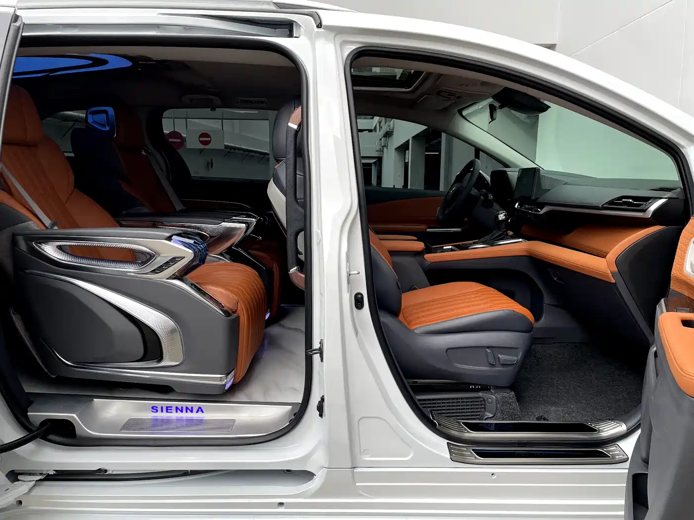 Toyota Sienna 2026 Model 2.5L Hybrid 2WD Comfort Edition фото 26