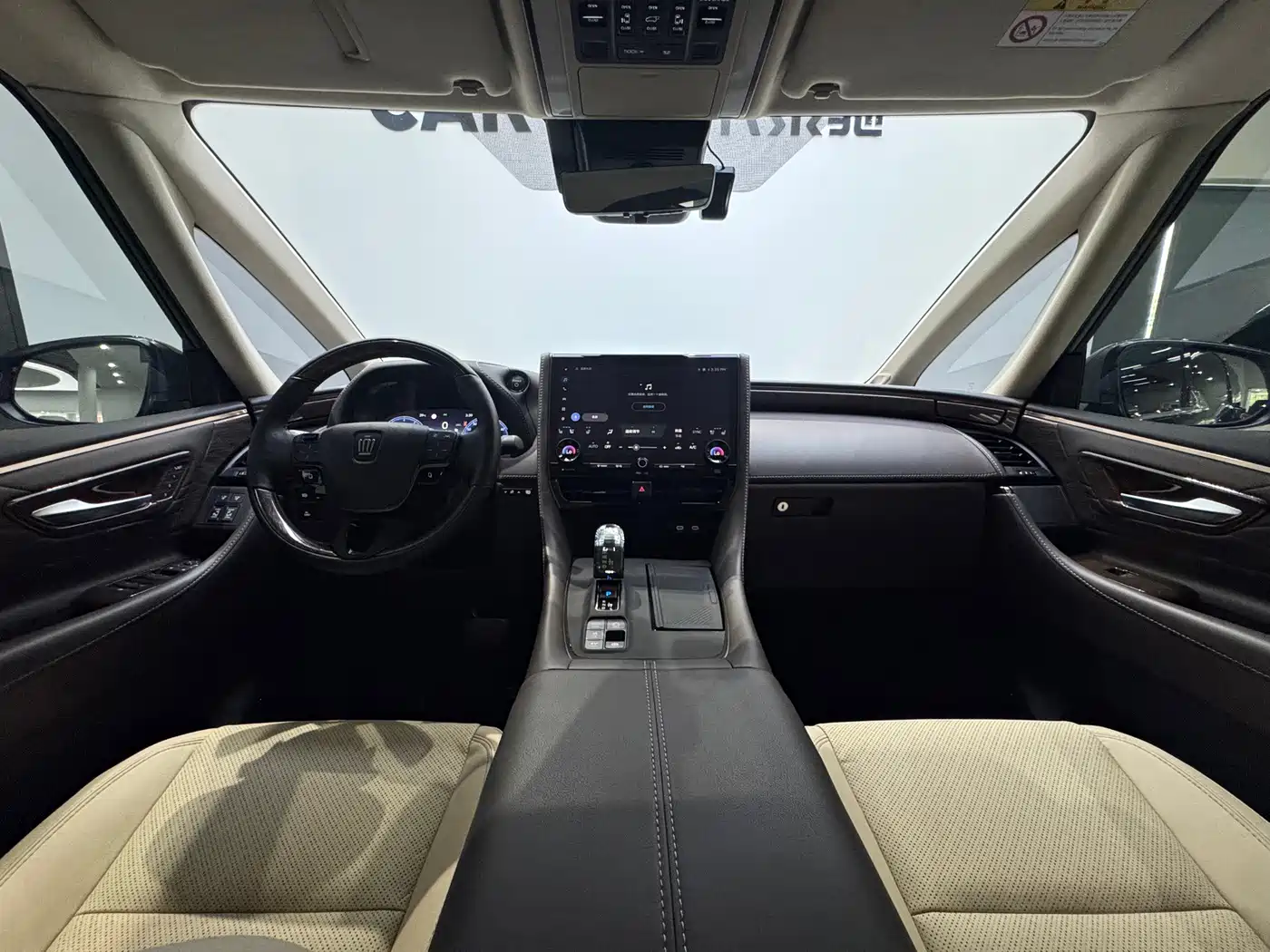 Toyota Vellfire 2026 2024 Crown Hybrid 2.5L Executive Premium Edition