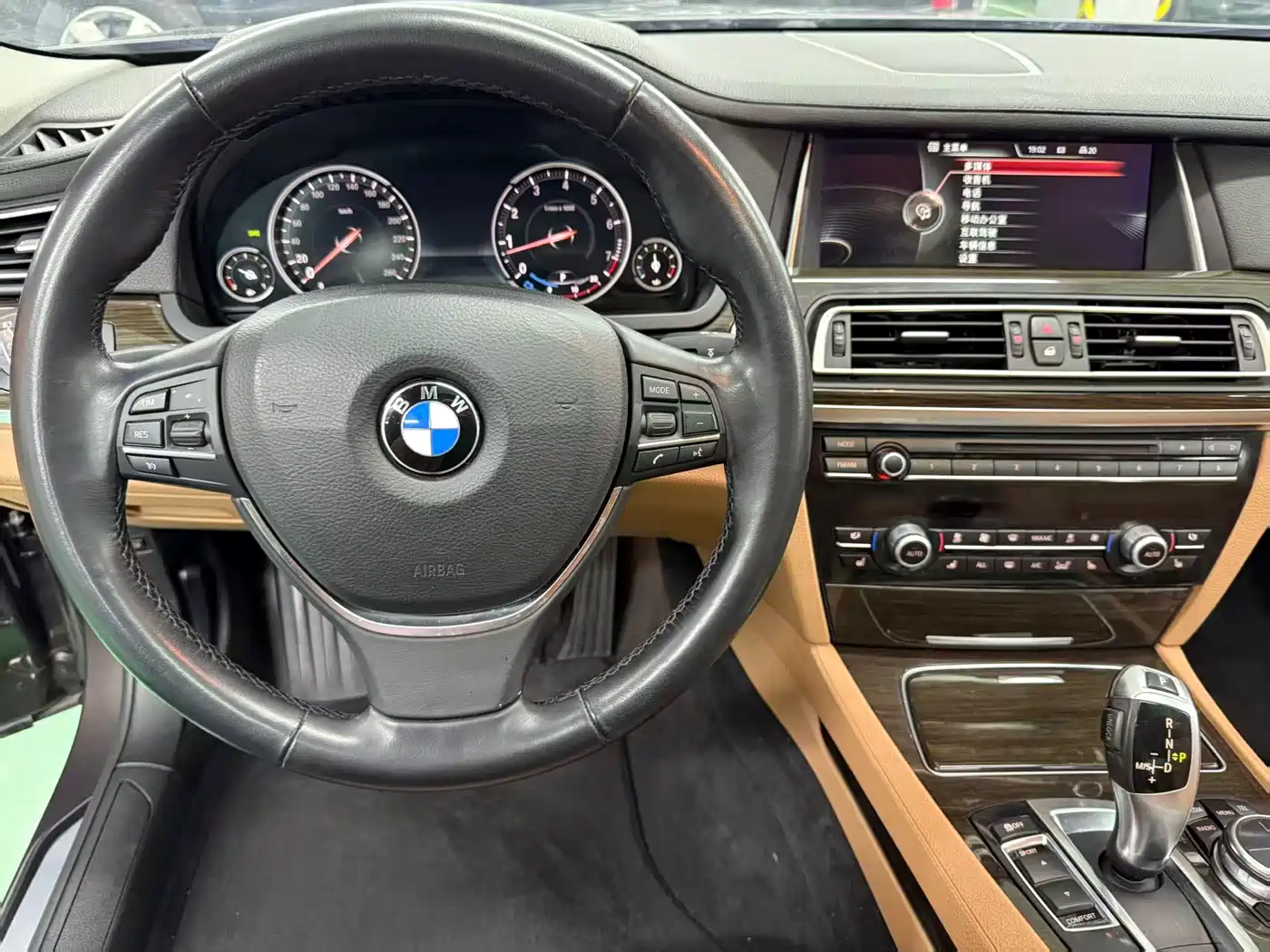 BMW 7 Series 2013 Model 730Li Luxury фото 11
