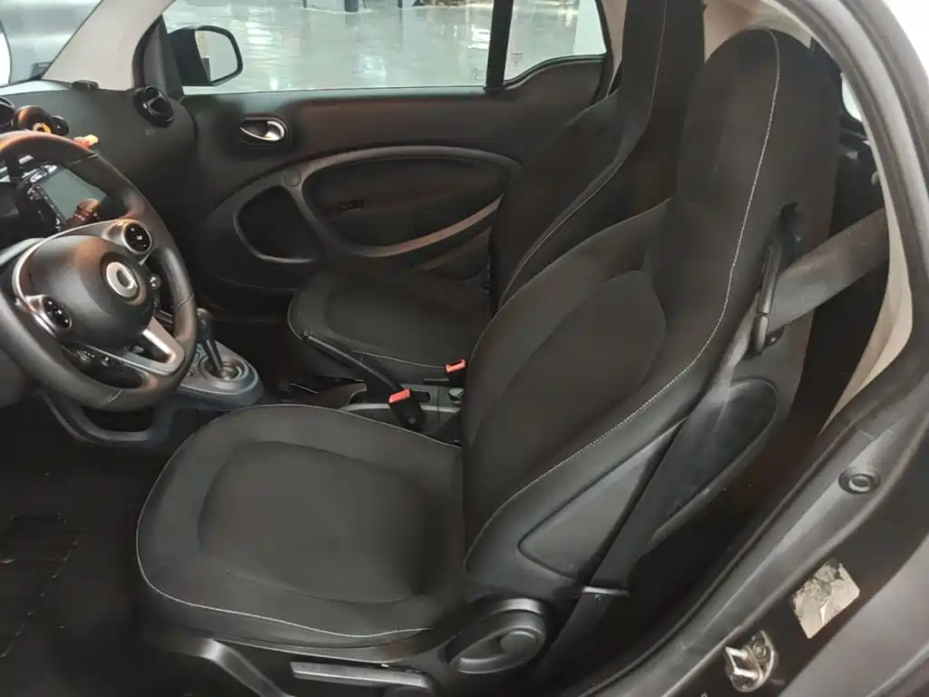 smart fortwo 2019 2019 0.9T 66kW Hardtop Wind Edition China VI