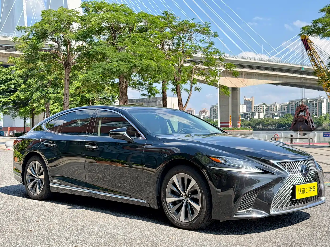 Фото 7 - Lexus LS