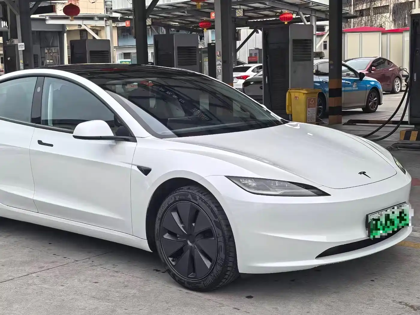 TESLA MODEL 3
