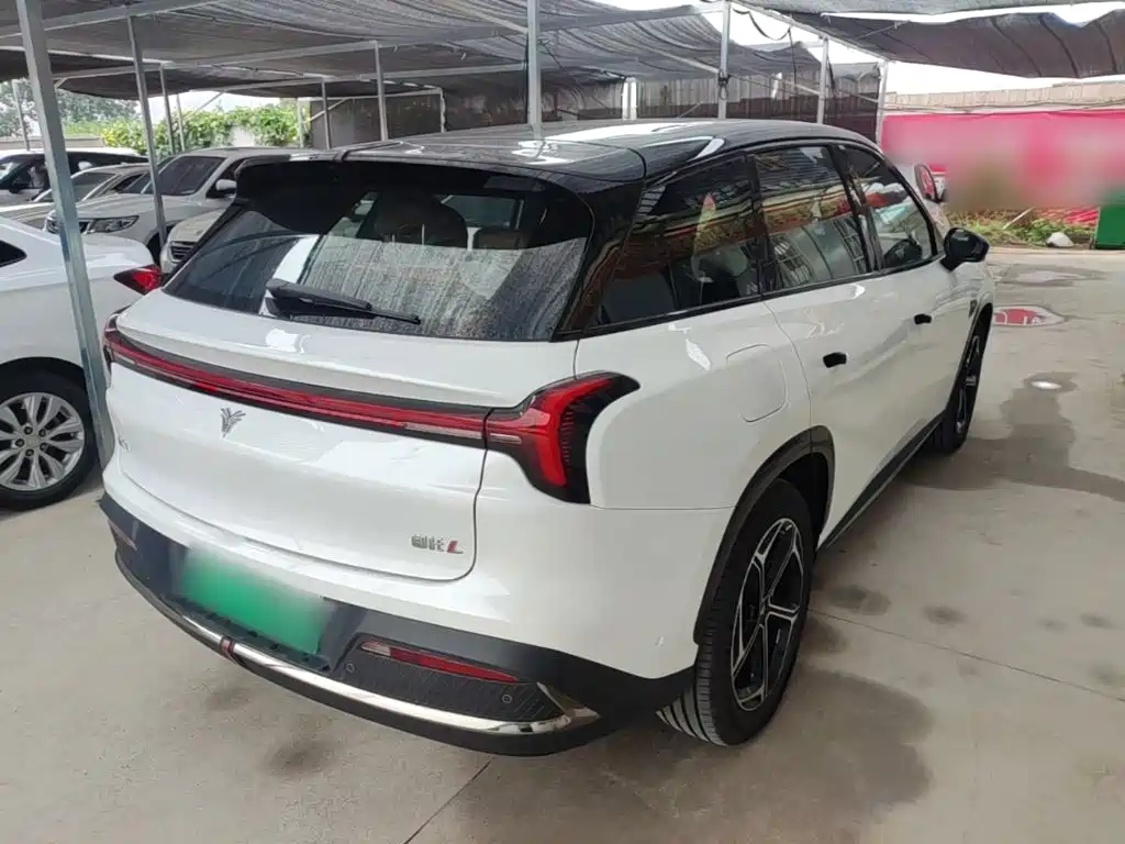 Nezha Auto Nezha L 2026 2024 Extended Range 310 Flash Charge Red Edition