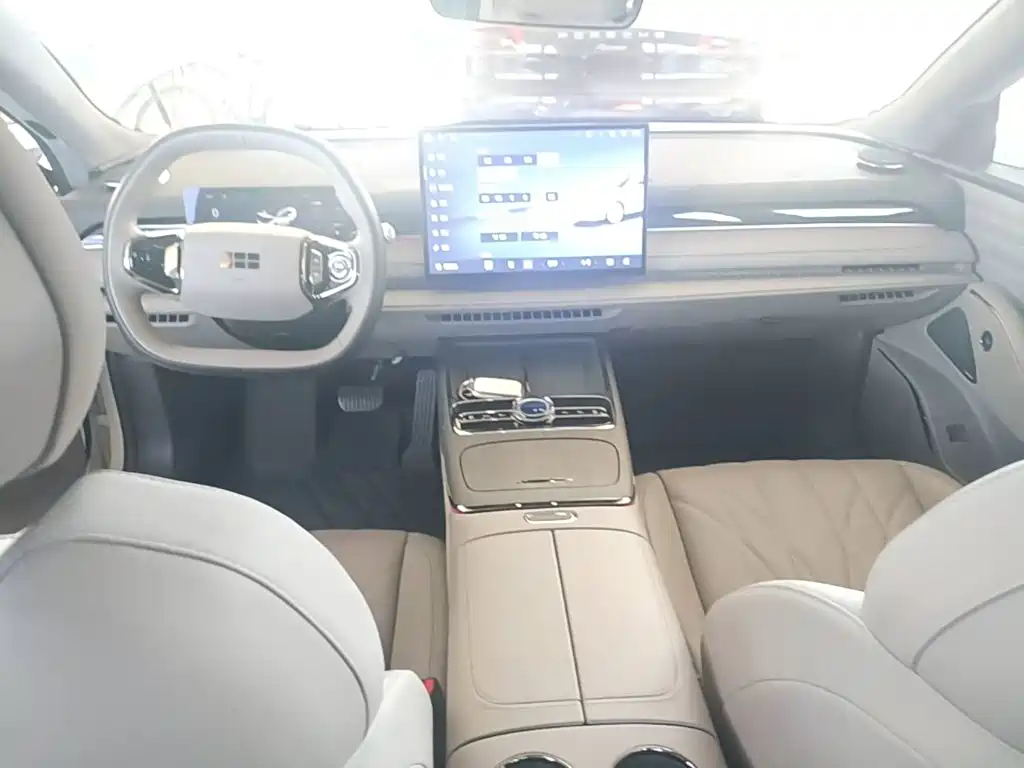 Geely Galaxy Galaxy Xingyao 8 2025 2025 130km EM-P Explorer Edition