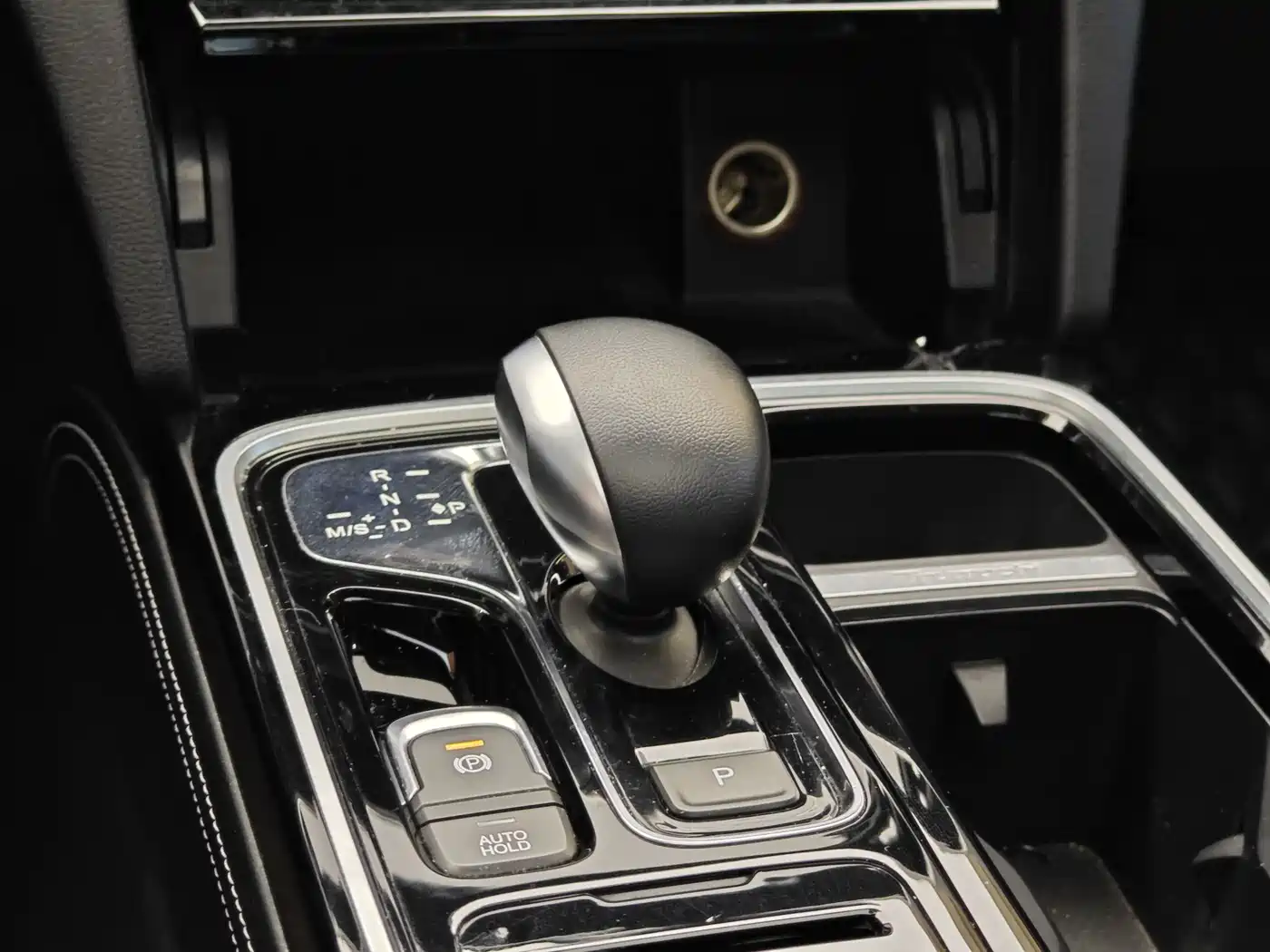 GAC Trumpchi Trumpchi GS8 2020 Model 390T FWD Luxury Smart Connect (7-seater) фото 17