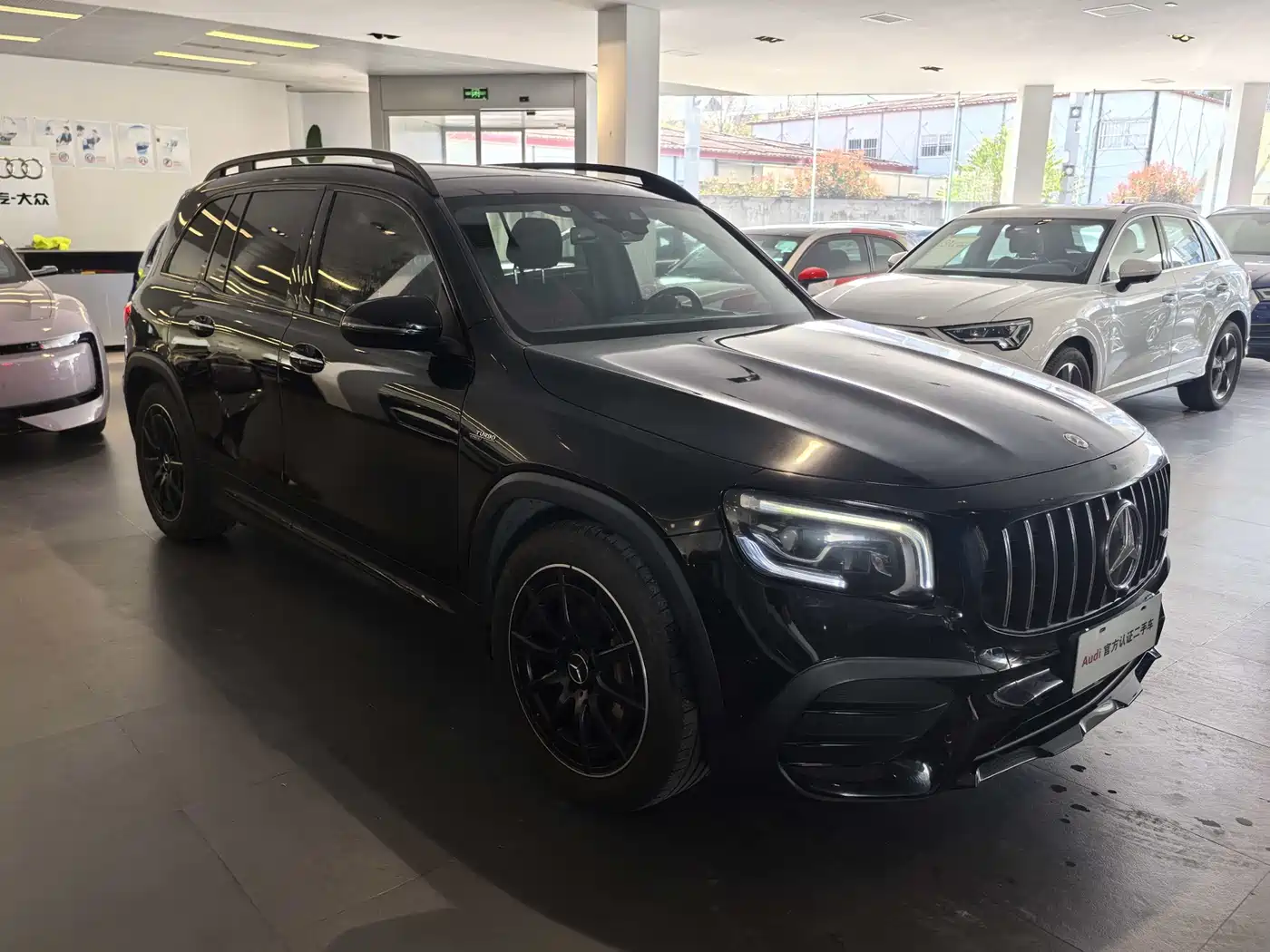 Mercedes-Benz GLB AMG 2021 Facelift AMG GLB 35 4MATIC фото 3