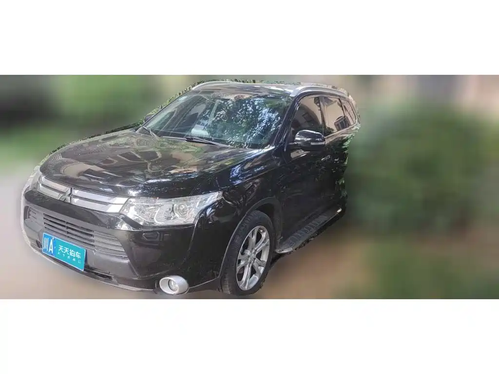 Mitsubishi Outlander (Import) 2015 2014 2.4L 4WD Luxury Value Edition 5-seater