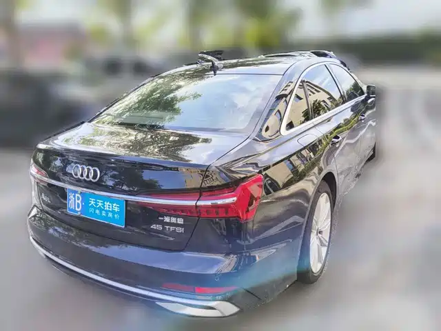Audi A6L 2023 45 TFSI Premium Selection Dynamic — фото 5