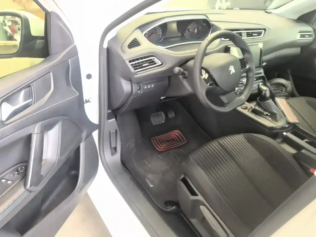 Peugeot 308 2018 2018 1.6L Auto Fashion Edition