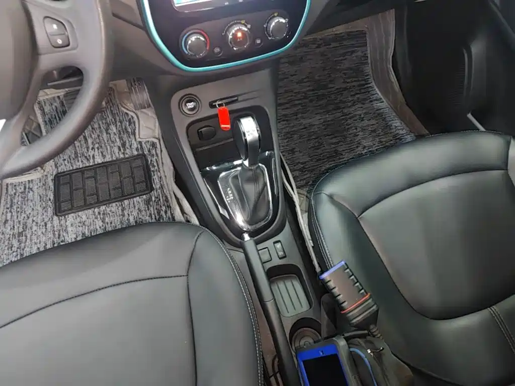 Renault Captur 2018 2015 Model 1.2T Automatic Standard Edition