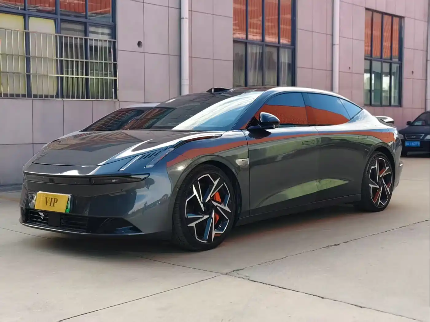 Lynk & Co Z10