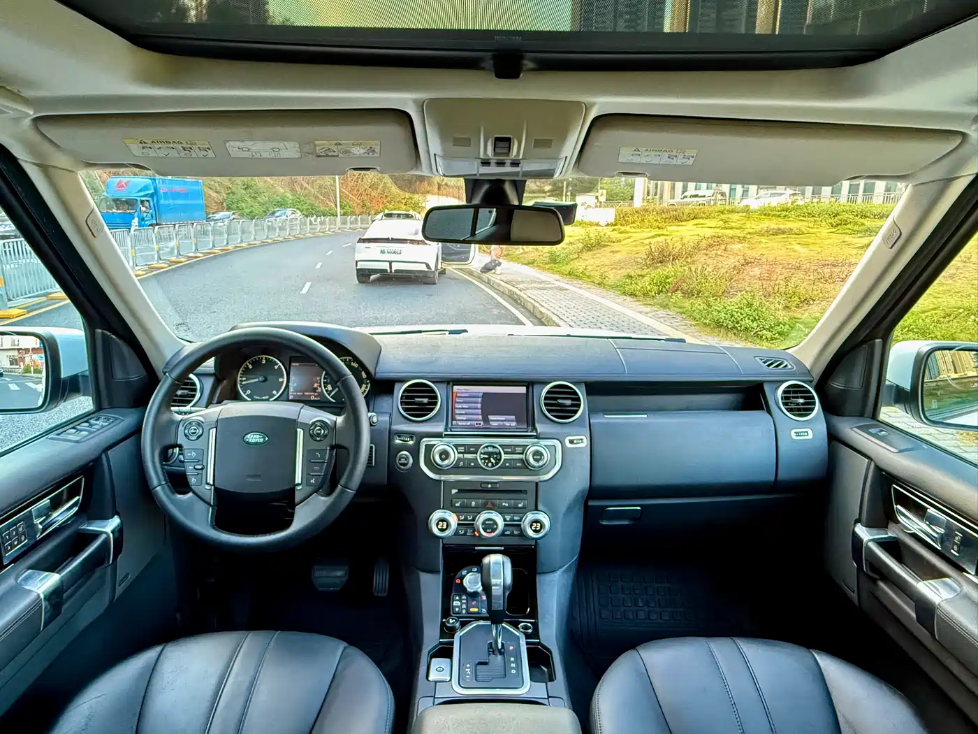 Land Rover Discovery 2011 3.0 SDV6 HSE Diesel фото 9