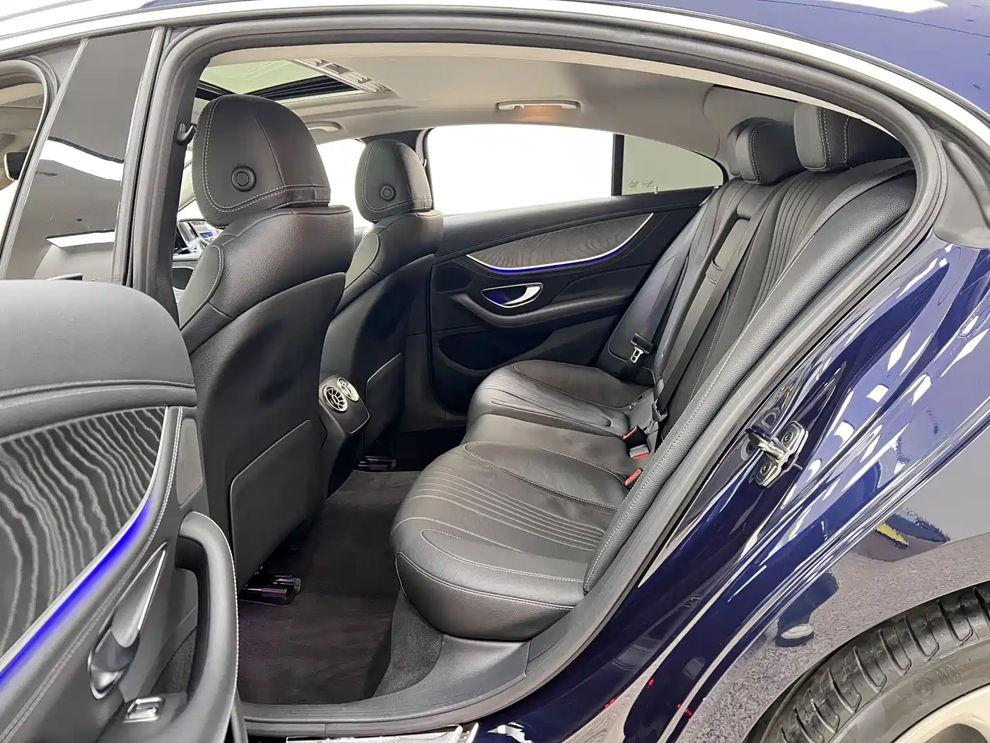 Mercedes-Benz CLS 2018 CLS 300 Dynamic фото 18