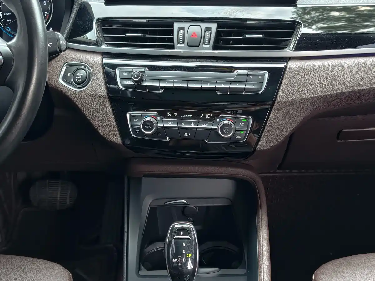 BMW X1 2021 Facelift sDrive25Li Leading фото 19