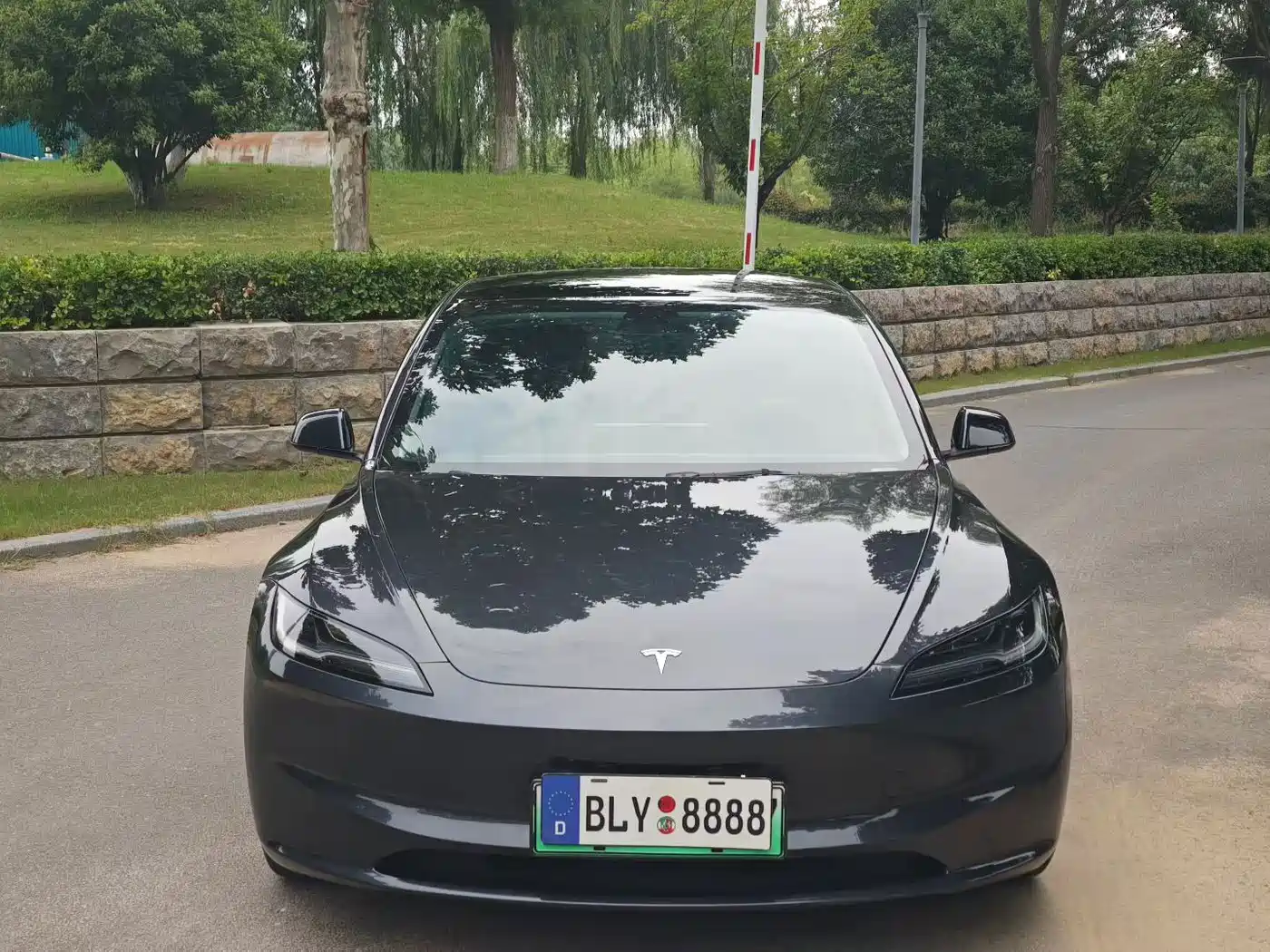 Фото 2 - Tesla Model 3