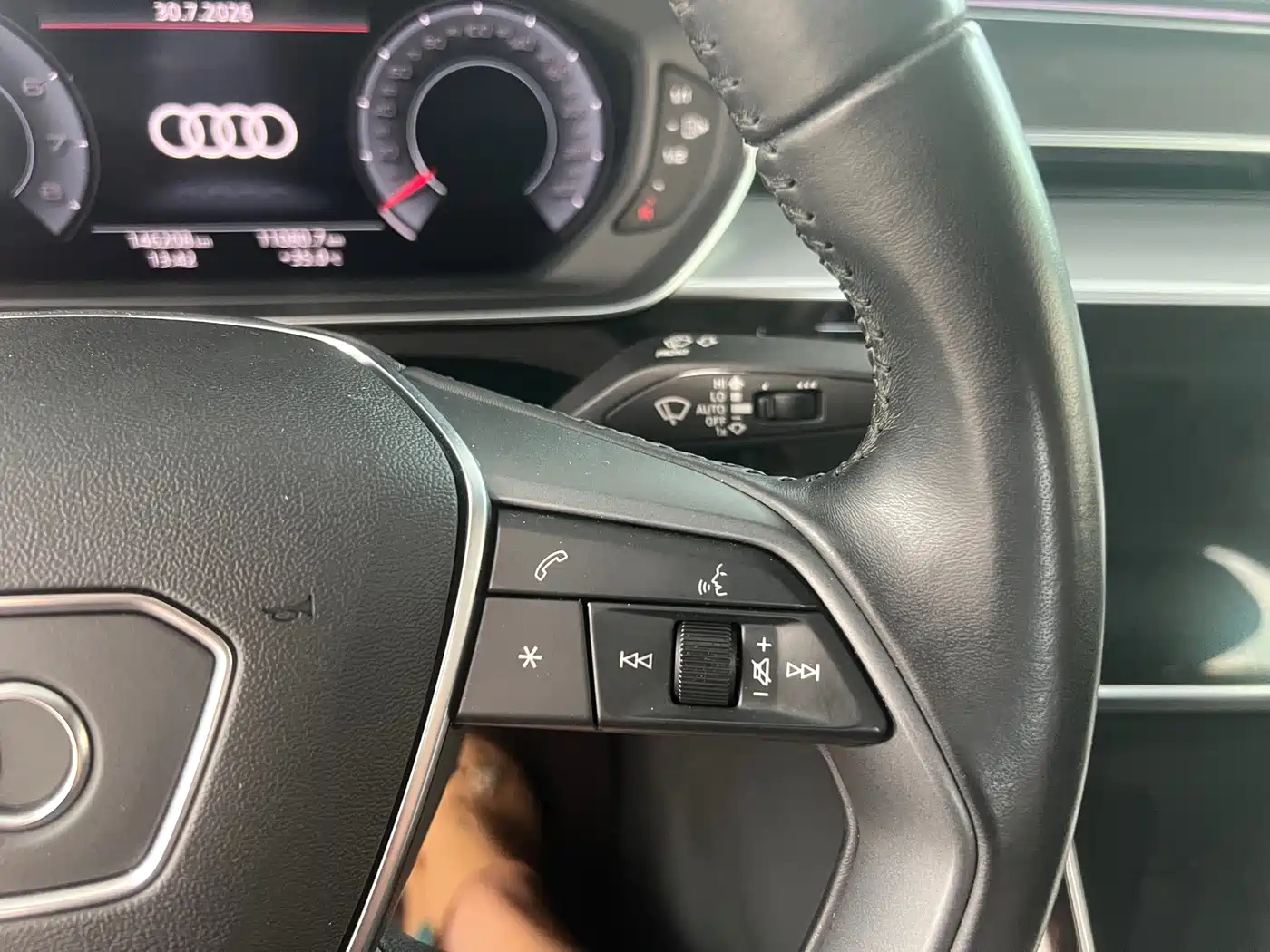 Photo 12 - Audi A8