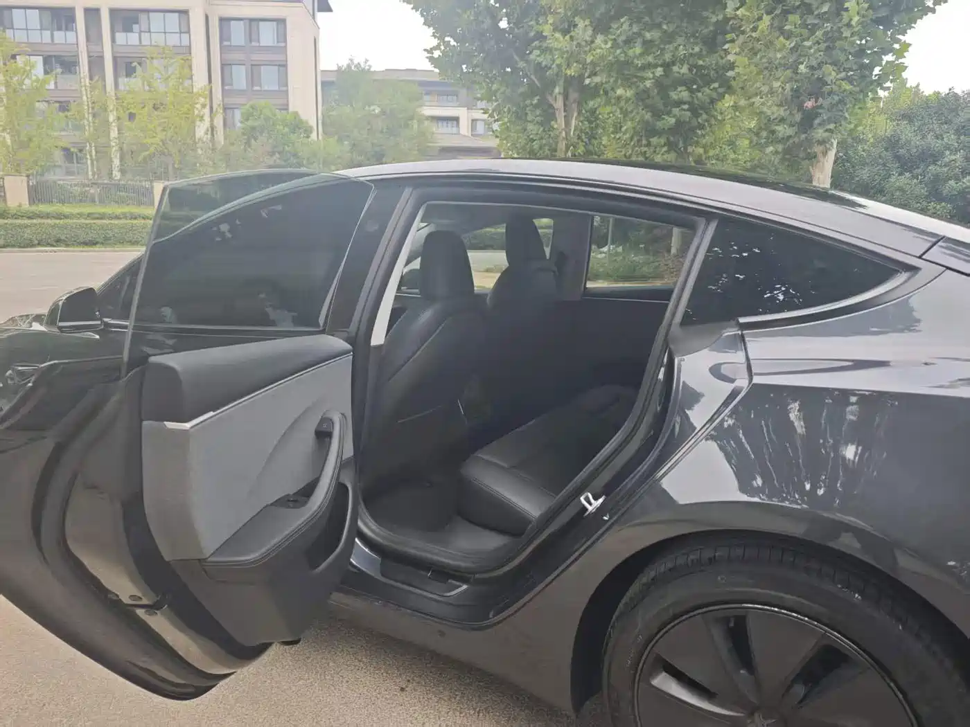 Фото 6 - Tesla Model 3