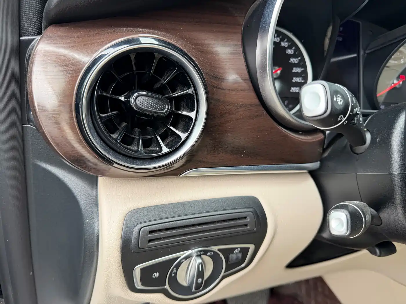 MERCEDES-BENZ V CLASS