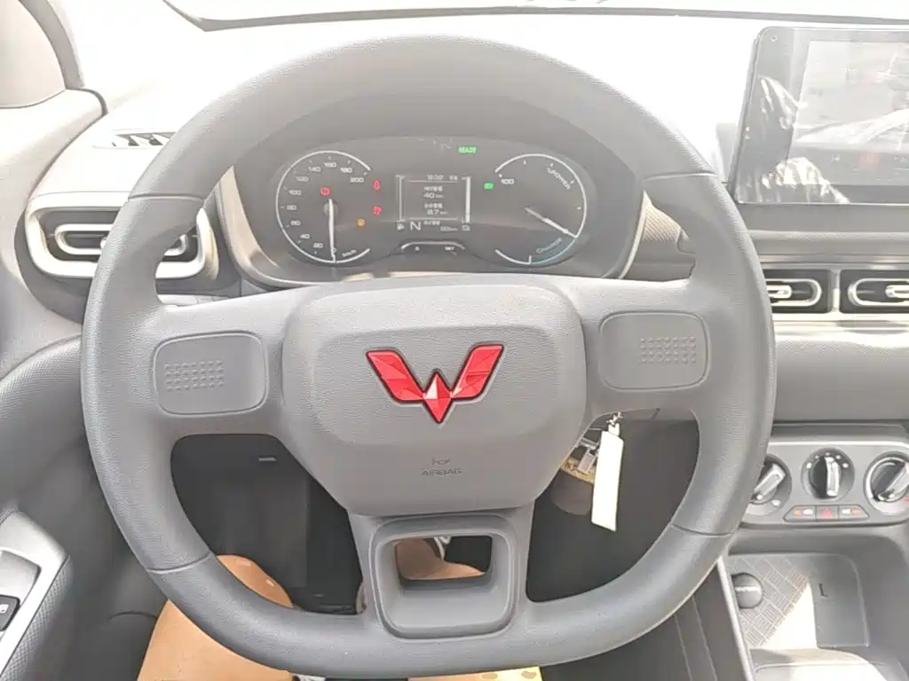 Wuling Motors Wuling Hongguang New Energy 2026 2025 Extended-Range Hybrid 50KM Comfort Version