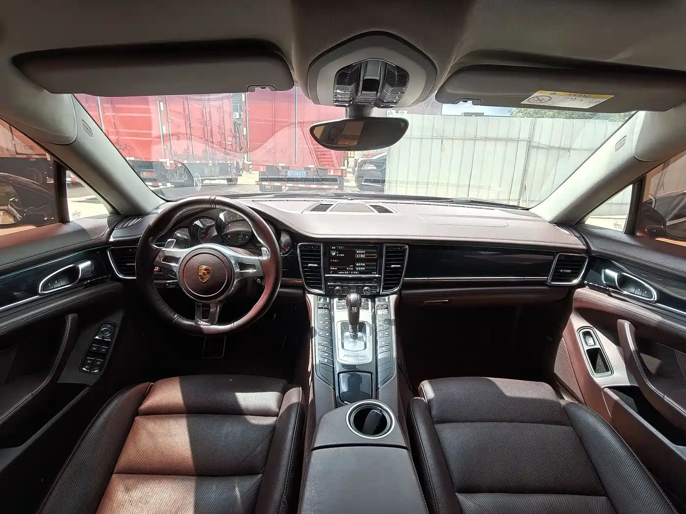 Фото 13 - Porsche Panamera