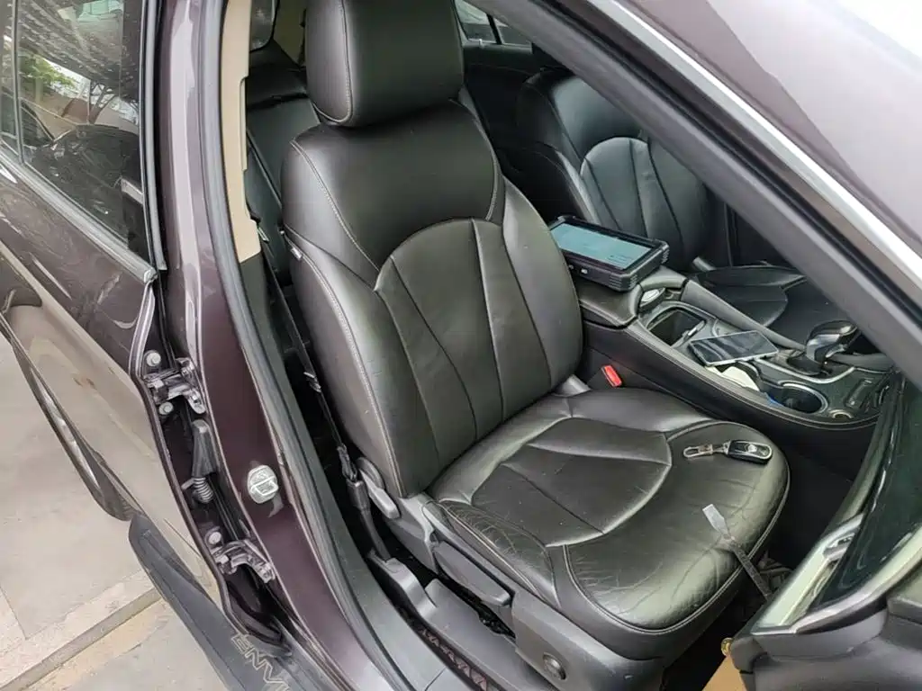 صورة 25 - Buick Envision Plus