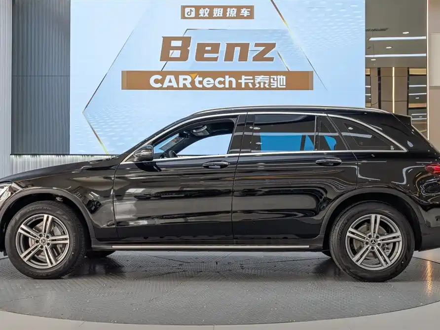 Mercedes-Benz GLC 2021 GLC 260 L 4MATIC Sporty фото 3