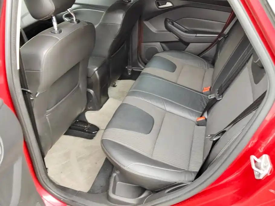 Photo 11 - Ford Focus