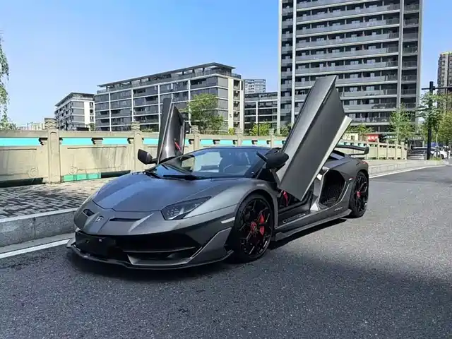 lamborghini aventador