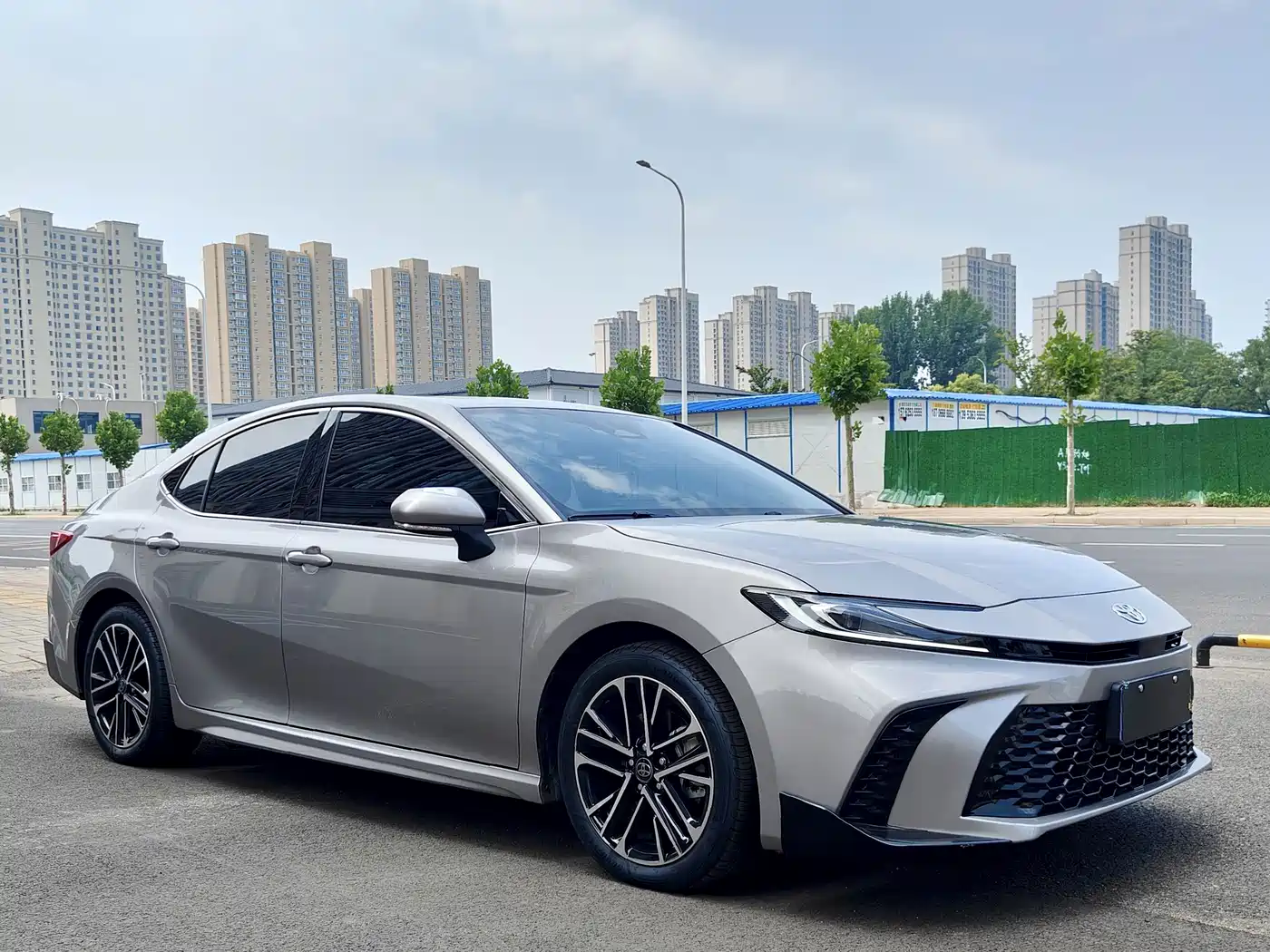 Toyota Camry 2025 2026 Hybrid 2.0HSE Sport Lite Edition