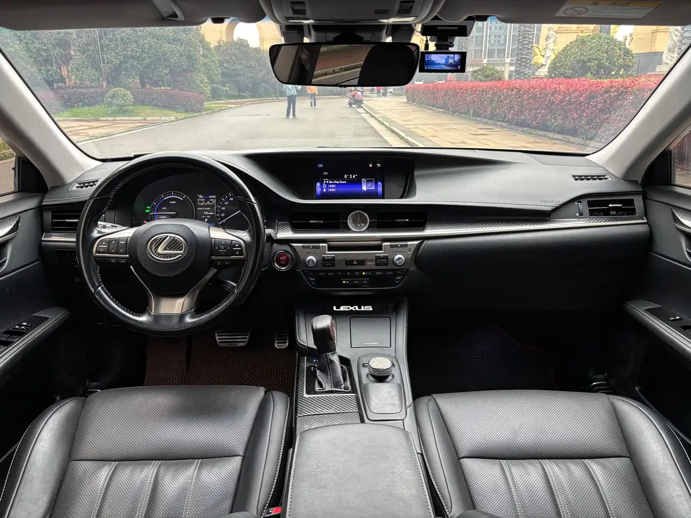 Lexus ES 2015 300h Comfort Edition фото 8
